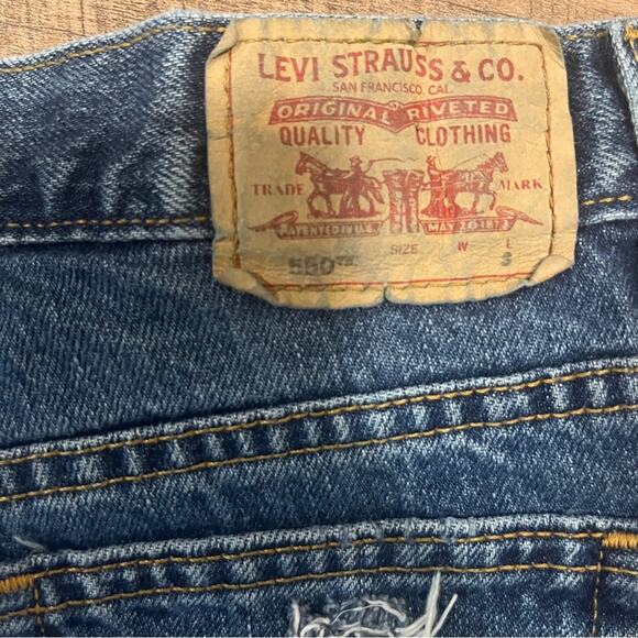 Levi's 550 Classic Relaxed Denim Shorts Women Size 6 Raw Hem Distressed Festival - Picture 3 of 8